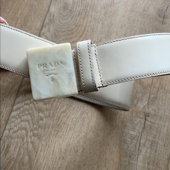COPY - Prada patent nude belt 30/32 - Picture 1 of 5